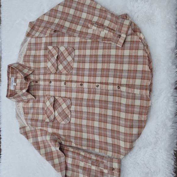 EDEN & OLIVIA LONG SLEEVE T-SHIRT. - Picture 3 of 17